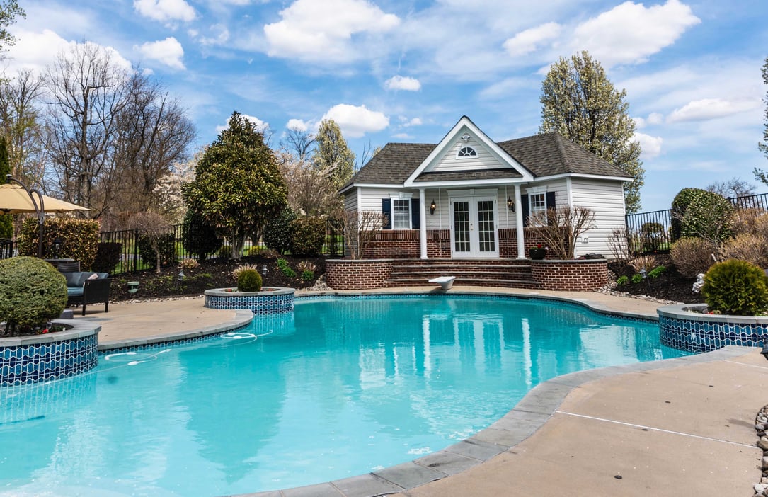cost to build a pool house